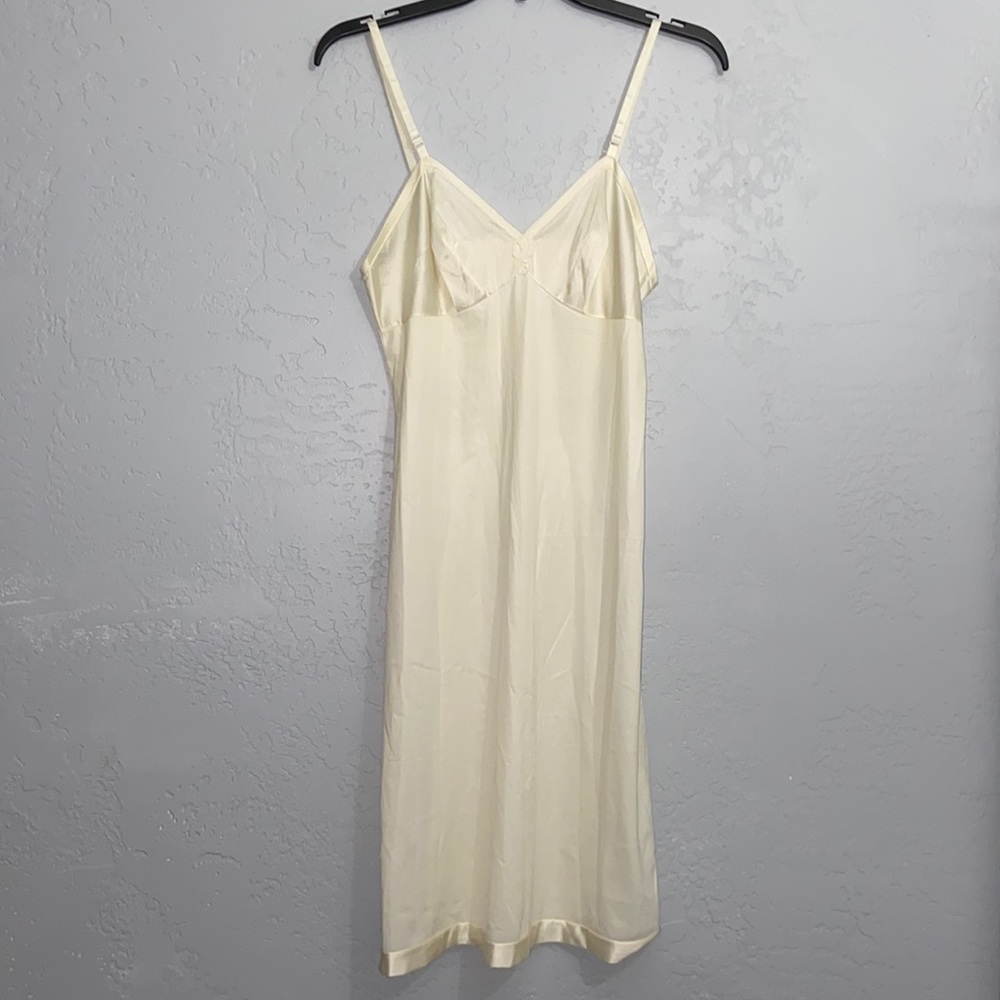Vanity Fair Vintage Slip Nightgown Size 32